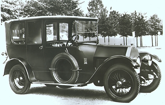 Lancia Theta photo 2