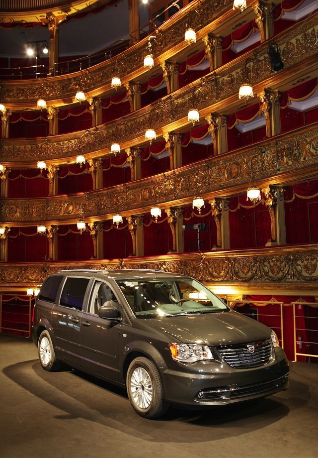 Lancia Voyager foto 13