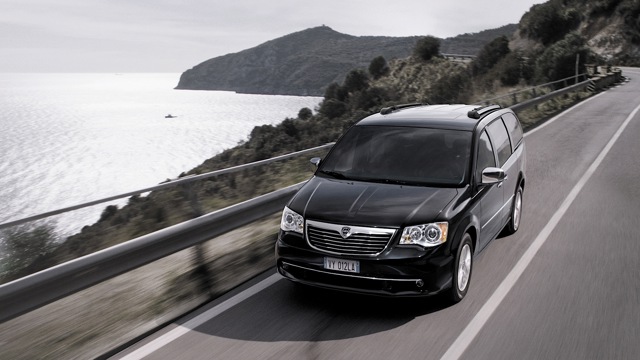 Lancia Voyager foto 16