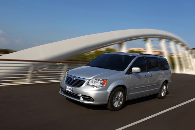 Lancia Voyager foto 2