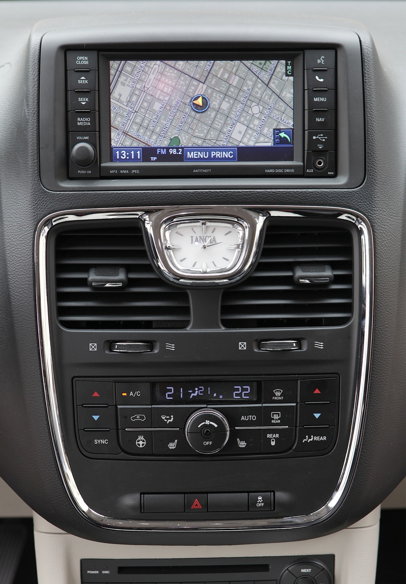 Lancia Voyager photo 23