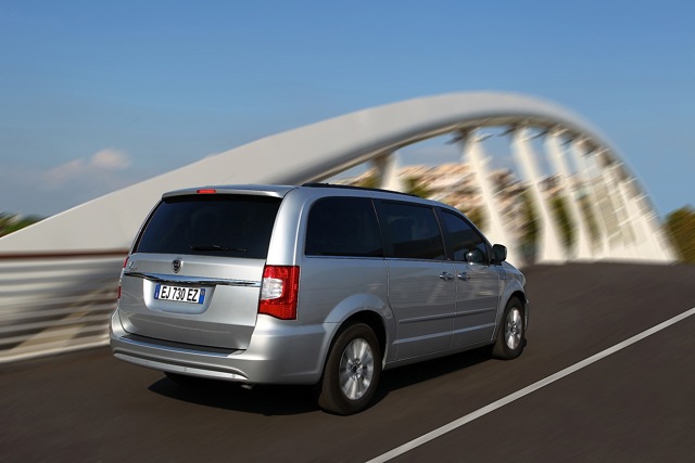 Lancia Voyager foto 3