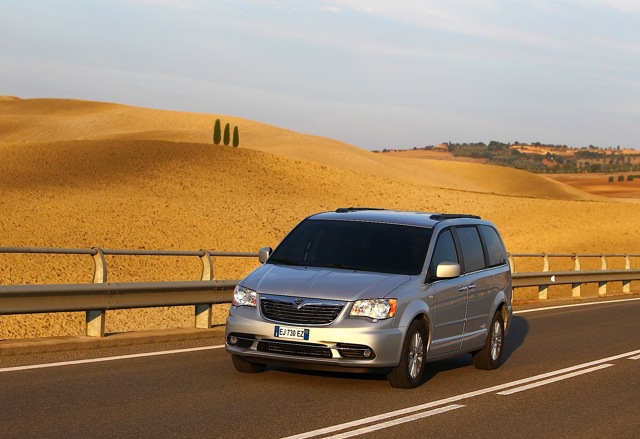 Lancia Voyager foto 5