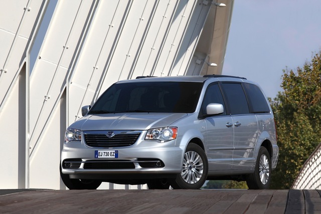 Lancia Voyager foto 7