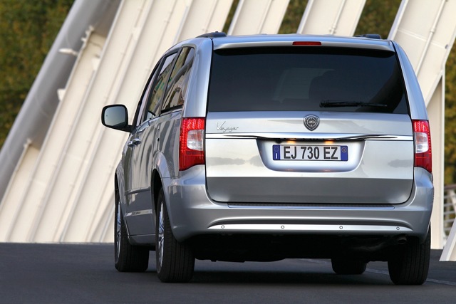 Lancia Voyager foto 8