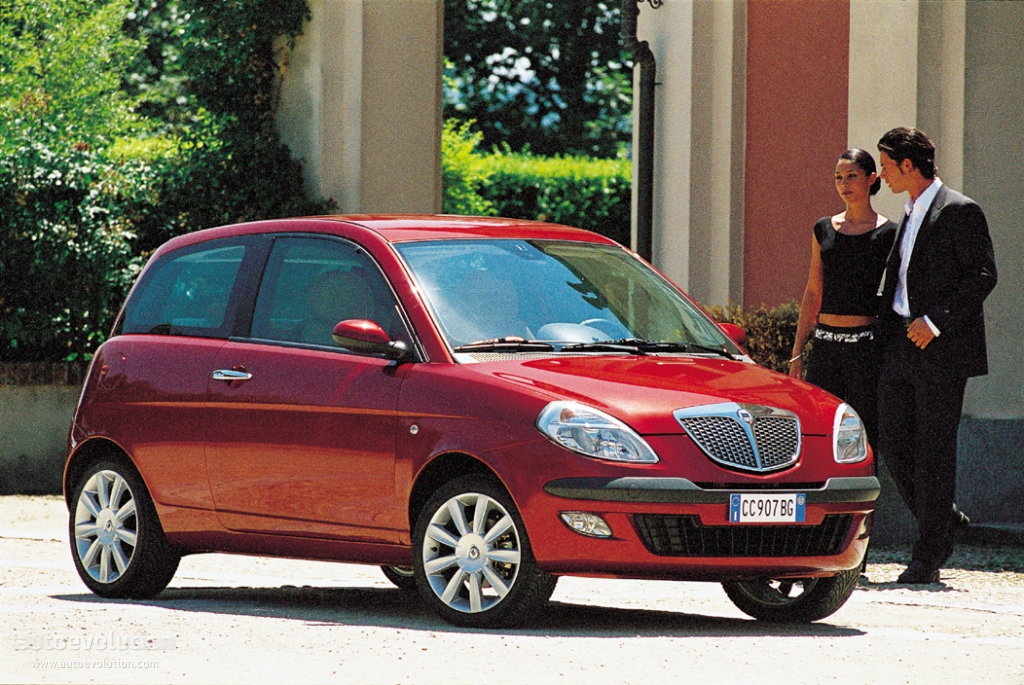 Lancia Ypsilon photo 2