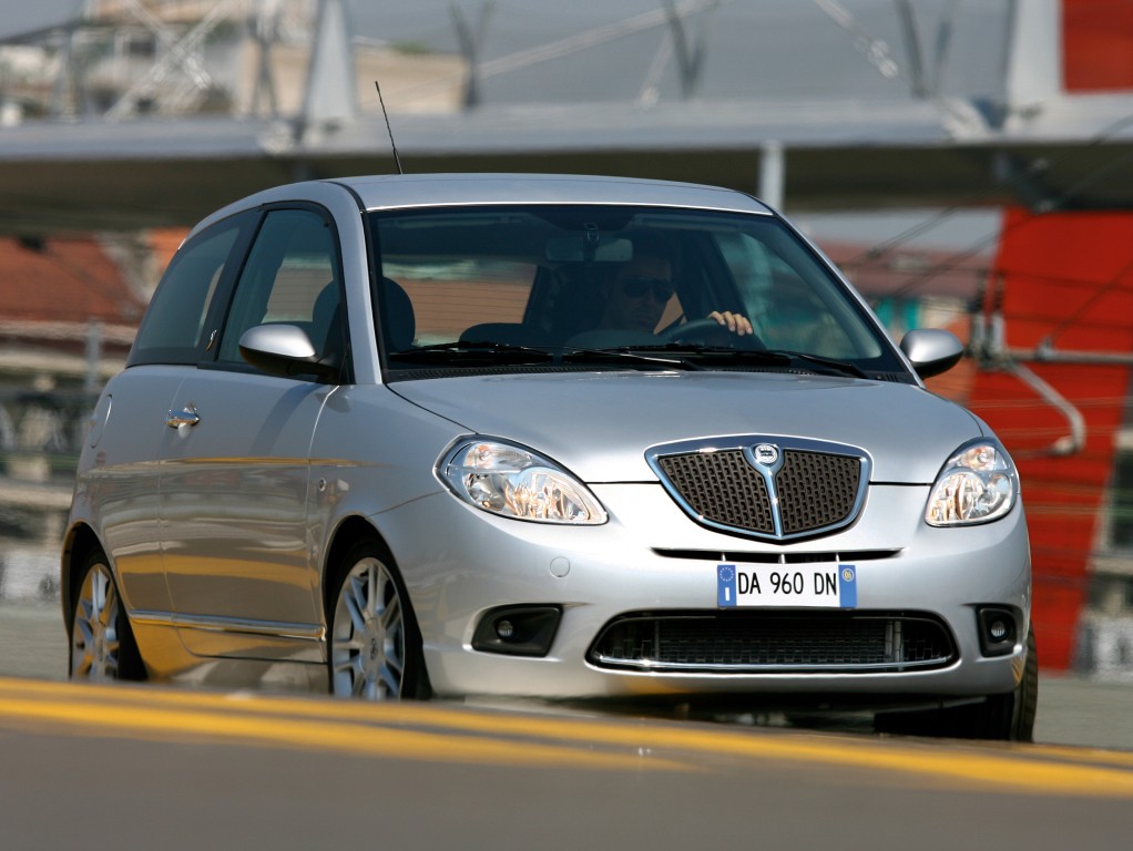 Lancia Ypsilon photo 16