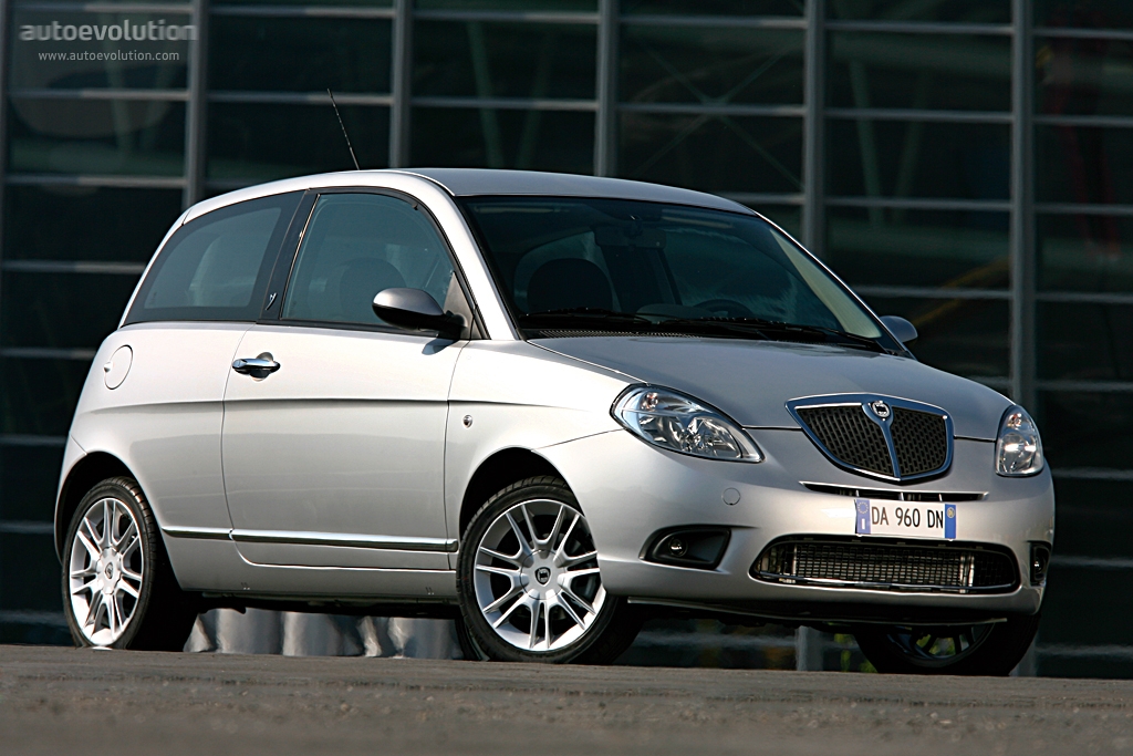 LANCIA Ypsilon