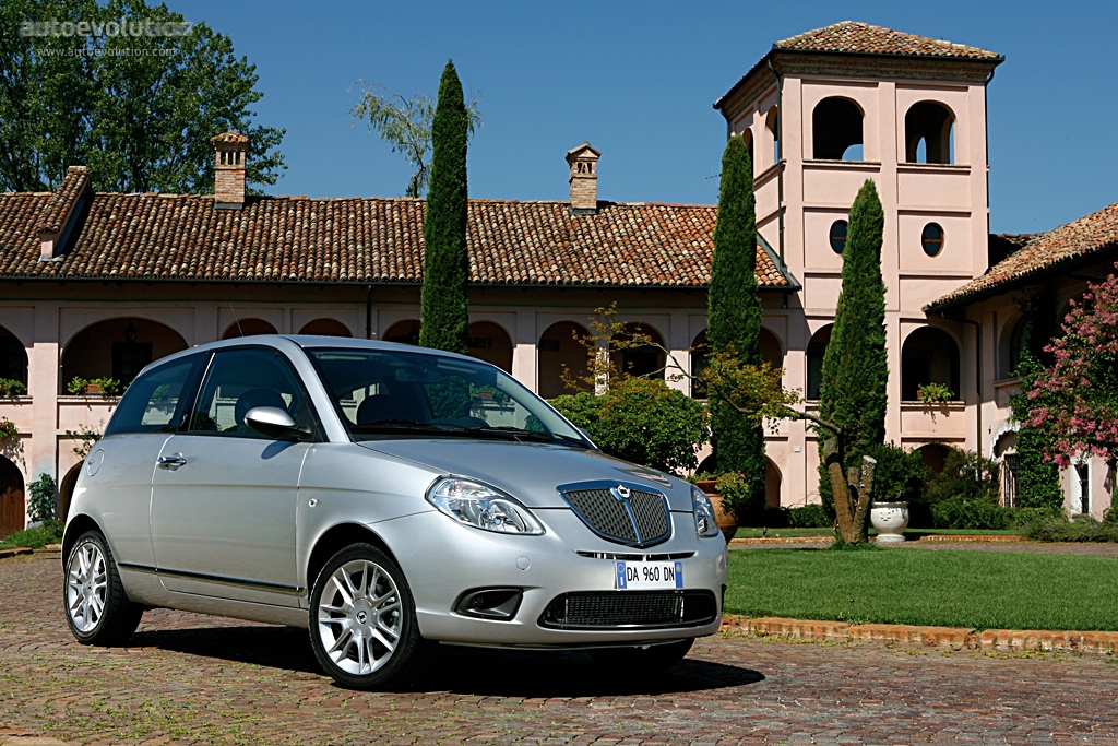 Lancia Ypsilon photo 3