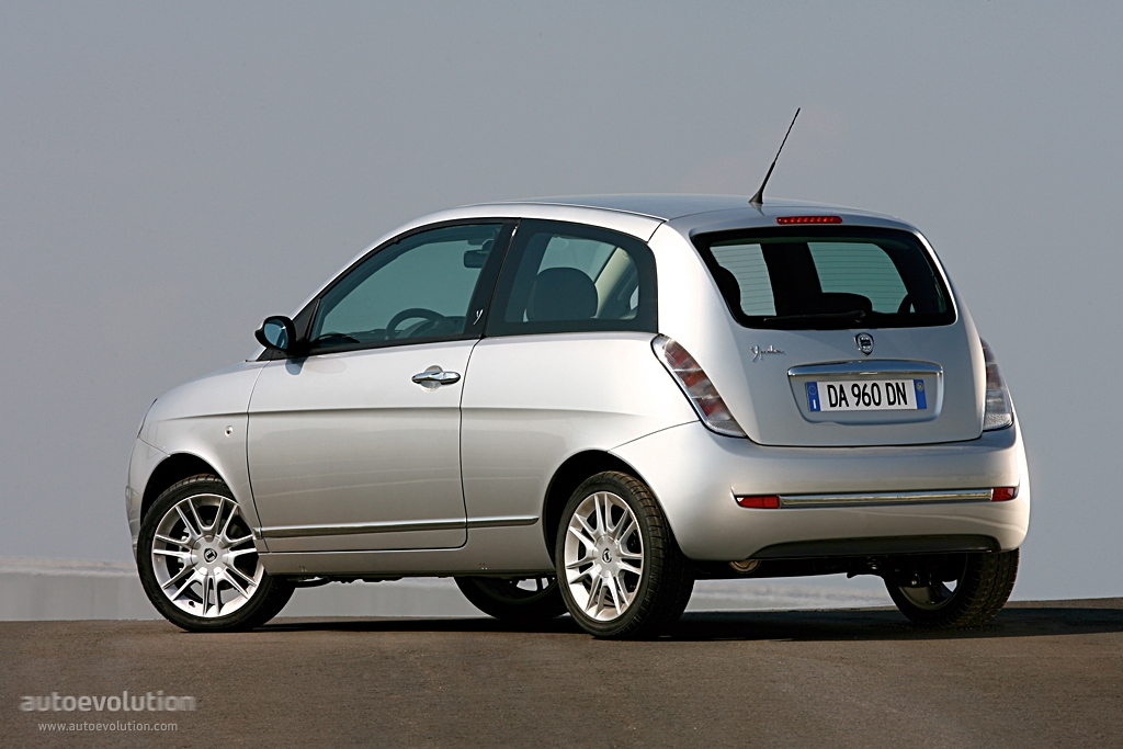 Lancia Ypsilon photo 6