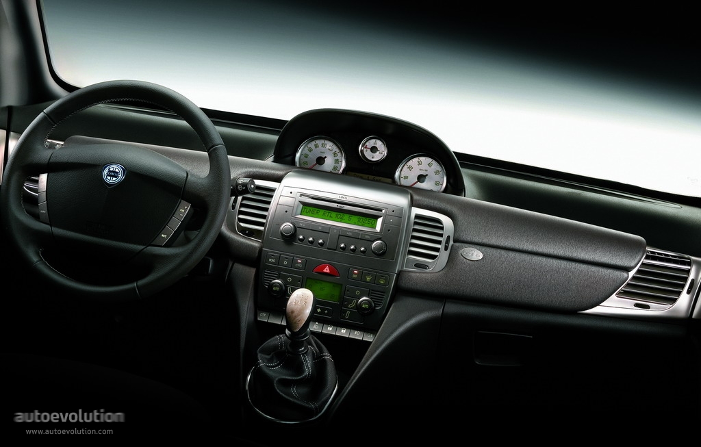 Lancia Ypsilon photo 26