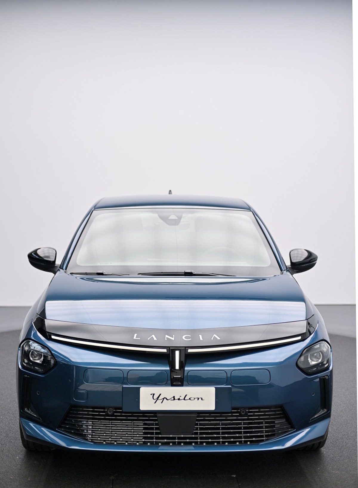 Lancia LANCIA Ypsilon 0.9L Twinair 5AT FWD (85 HP)