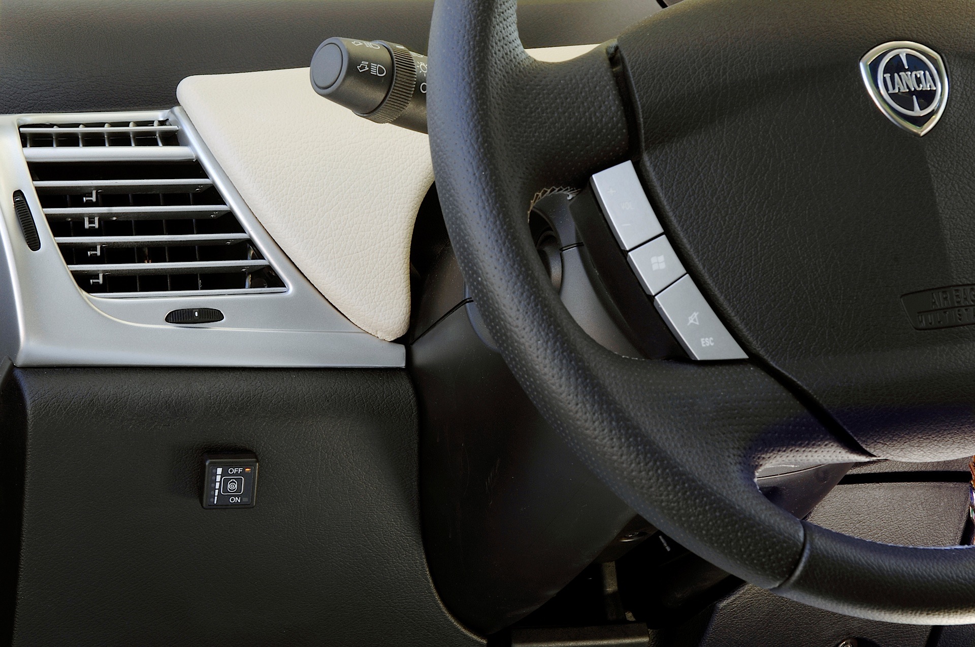 Lancia Ypsilon photo 9