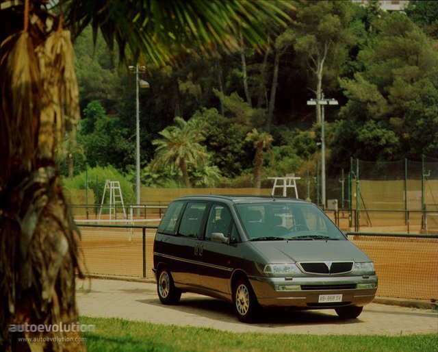 Lancia Zeta photo 2