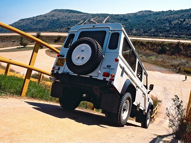 Land Rover Defender 110 foto 17