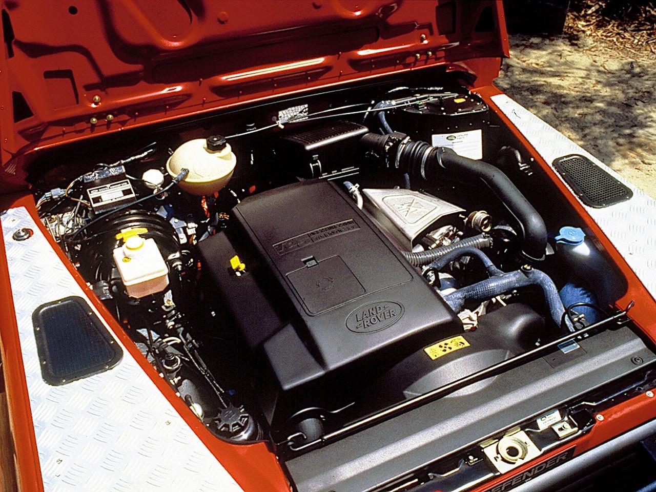 Land Rover Defender 110 photo 24