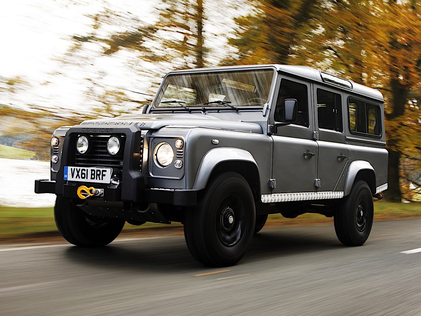 Land Rover Defender 110 photo 33