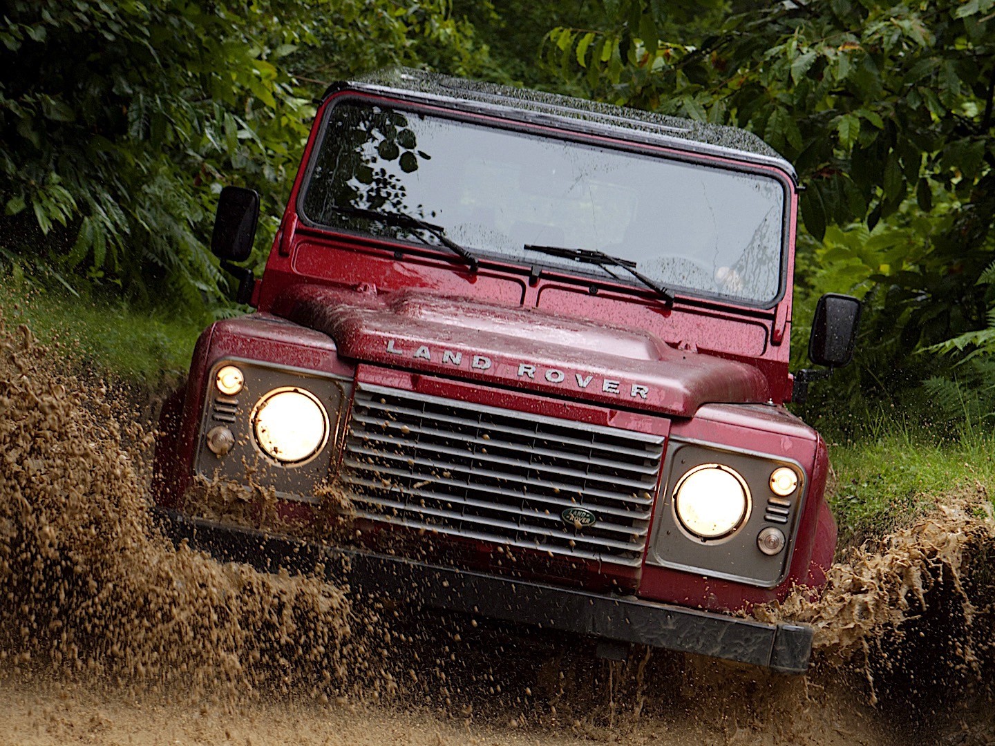 Land Rover Defender 110 photo 46