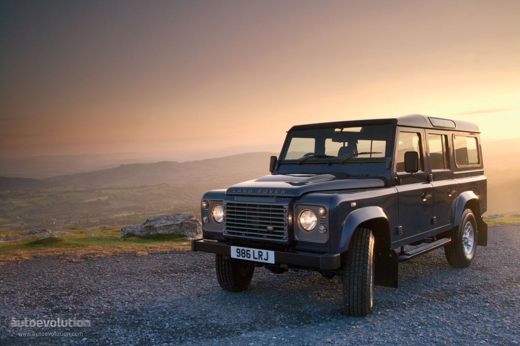 LAND ROVER Defender 110