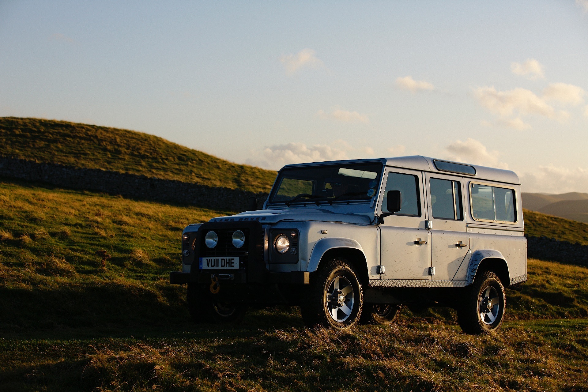 Land Rover Defender 110 photo 8