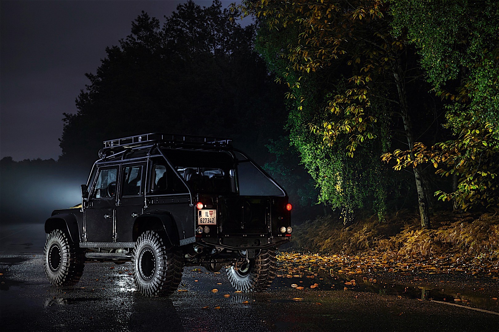 Land Rover Defender 110 photo 14