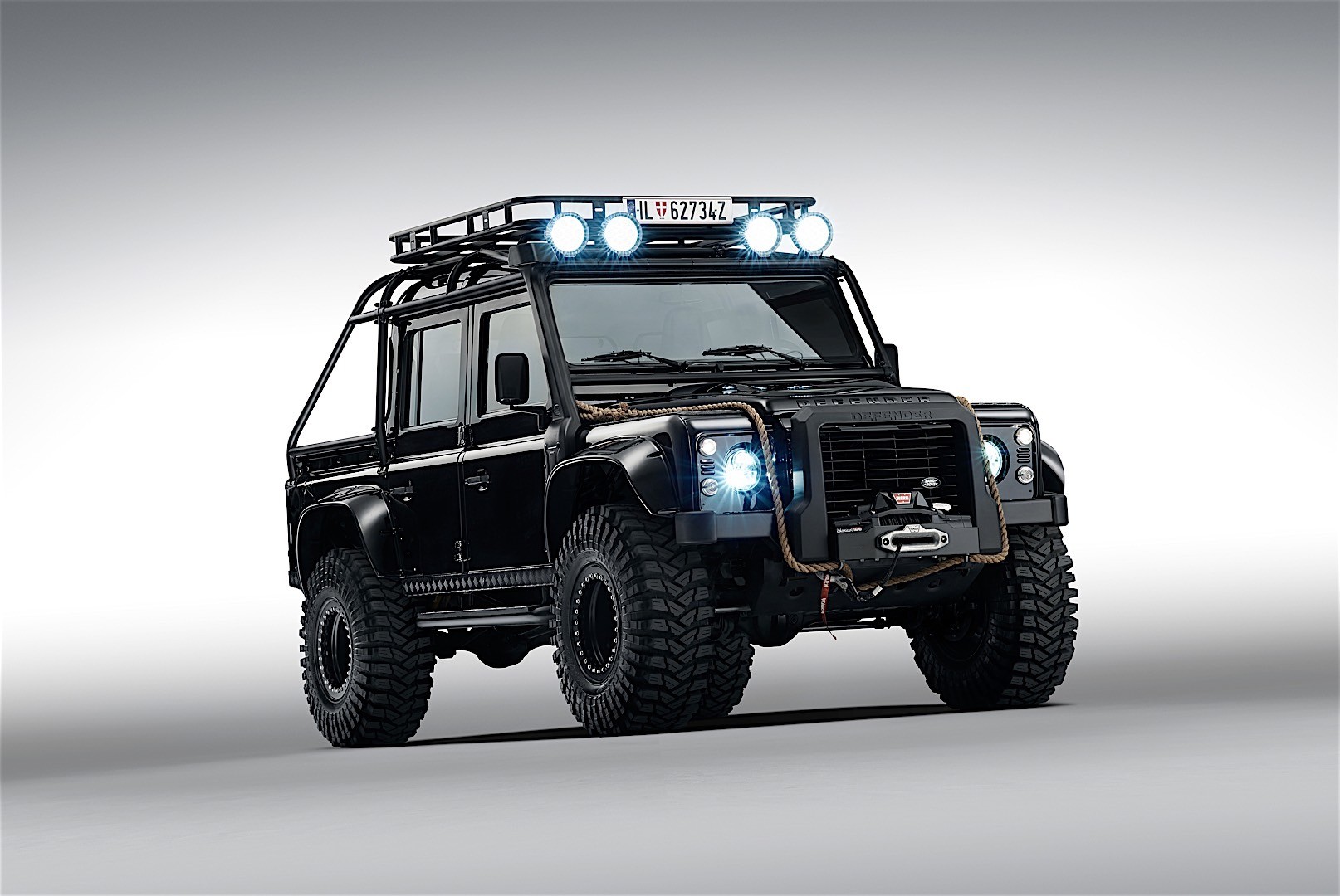 Land Rover Defender 110 photo 22
