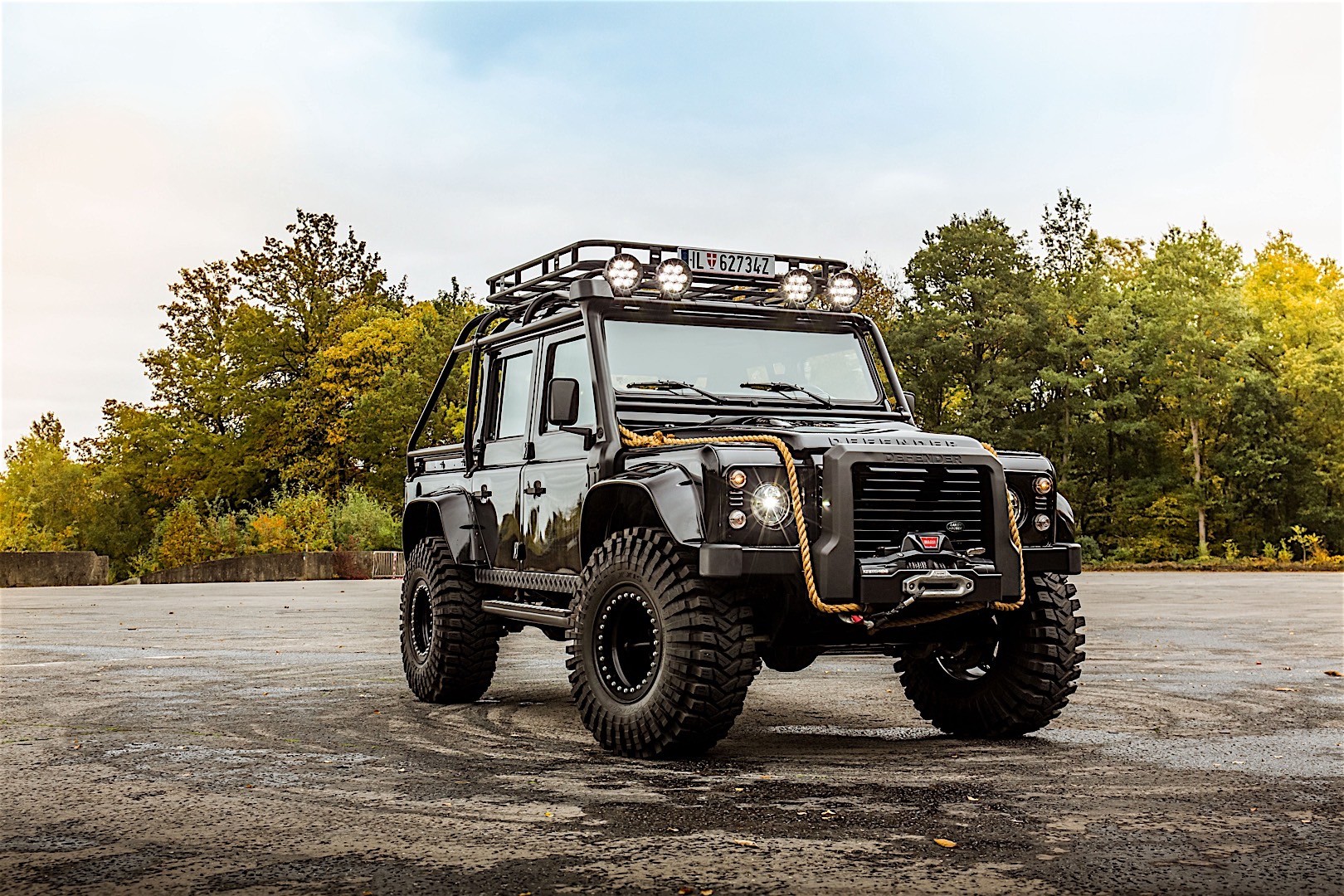 Land Rover Defender 110 photo 24
