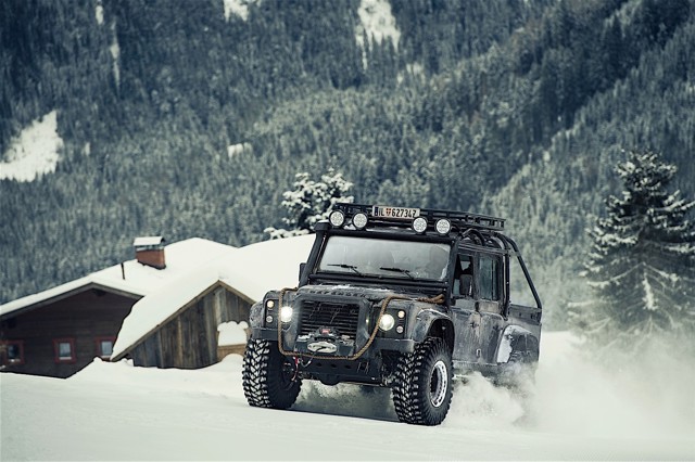 Land Rover Defender 110 photo 31