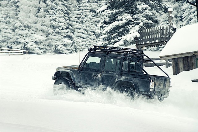 Land Rover Defender 110 photo 32