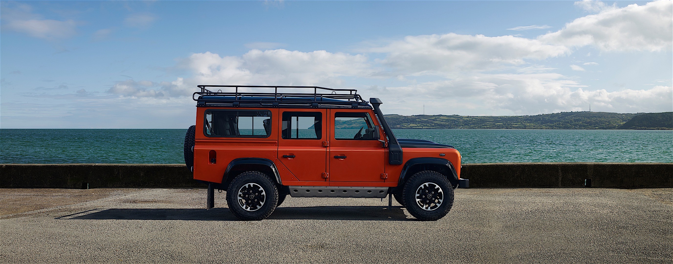 Land Rover Defender 110 photo 34