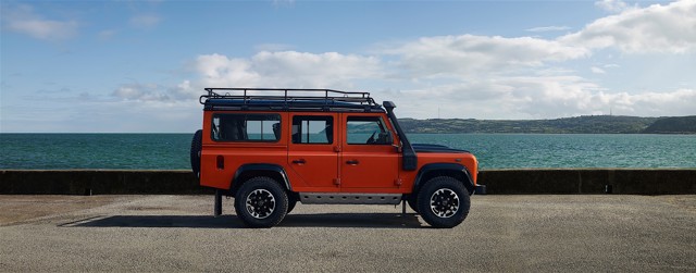 Land Rover Defender 110 photo 34