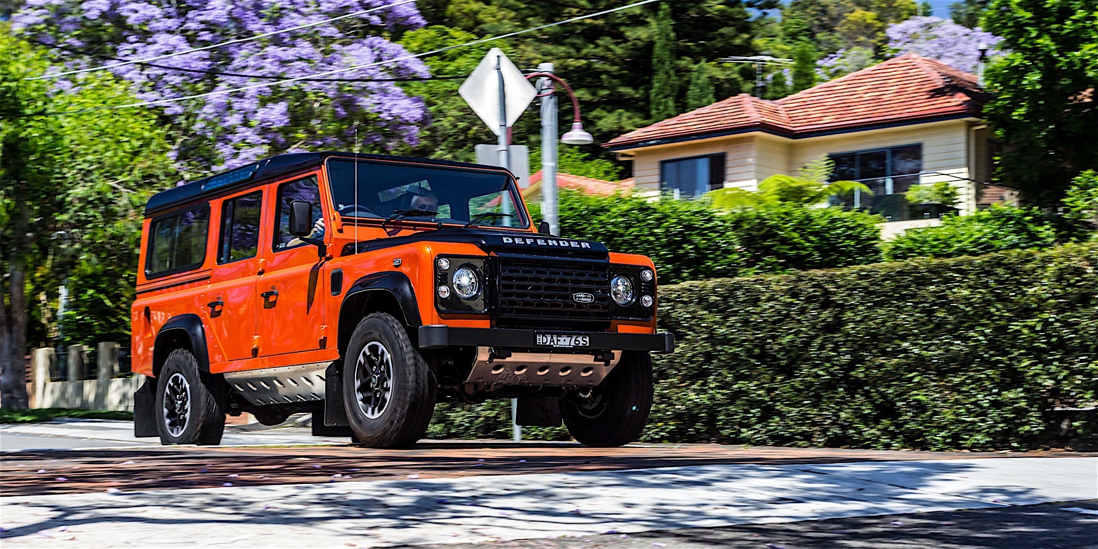 Land Rover Defender 110 photo 36
