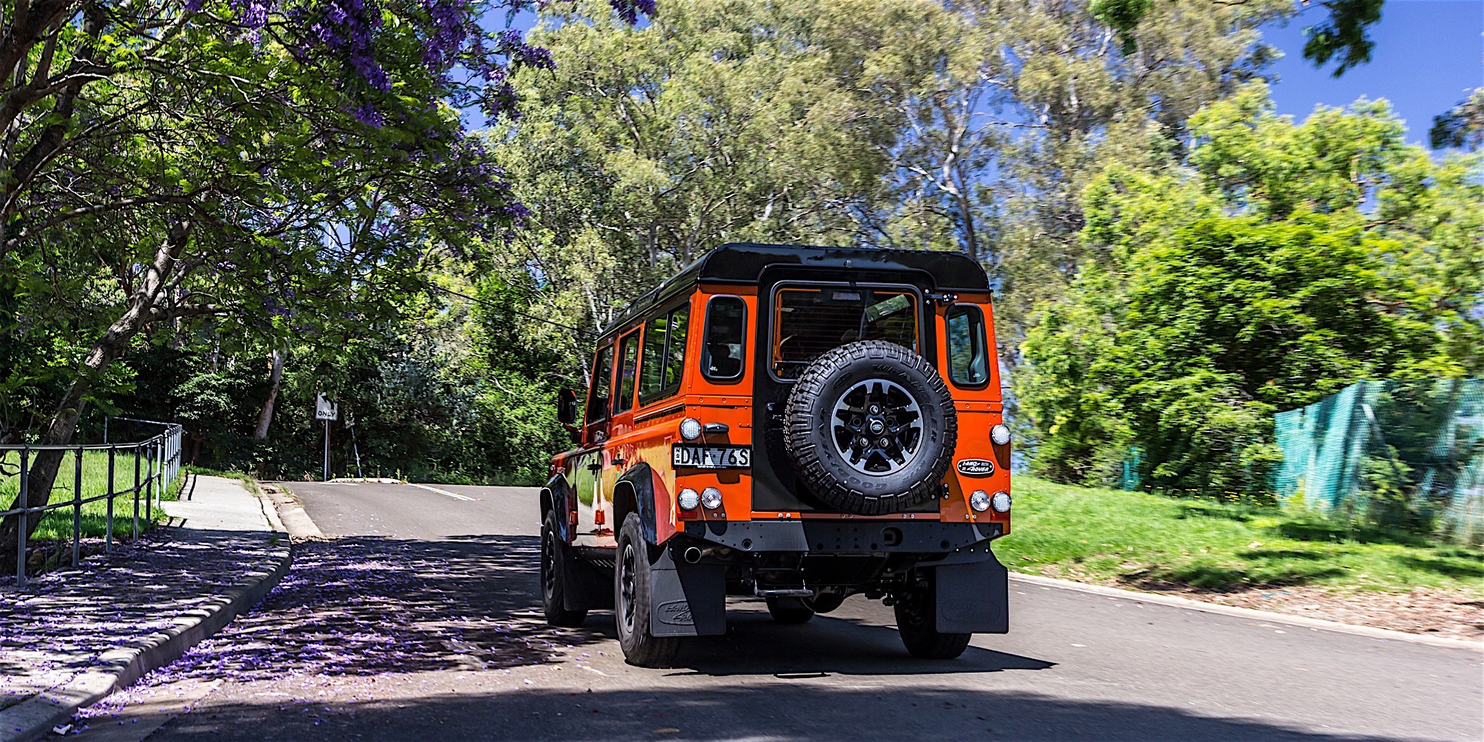 Land Rover Defender 110 photo 37