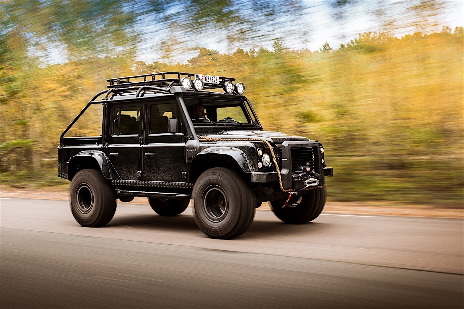 Land Rover Defender 110 photo 46