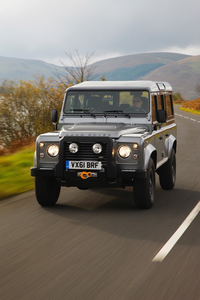 Land Rover Defender 110 photo 1