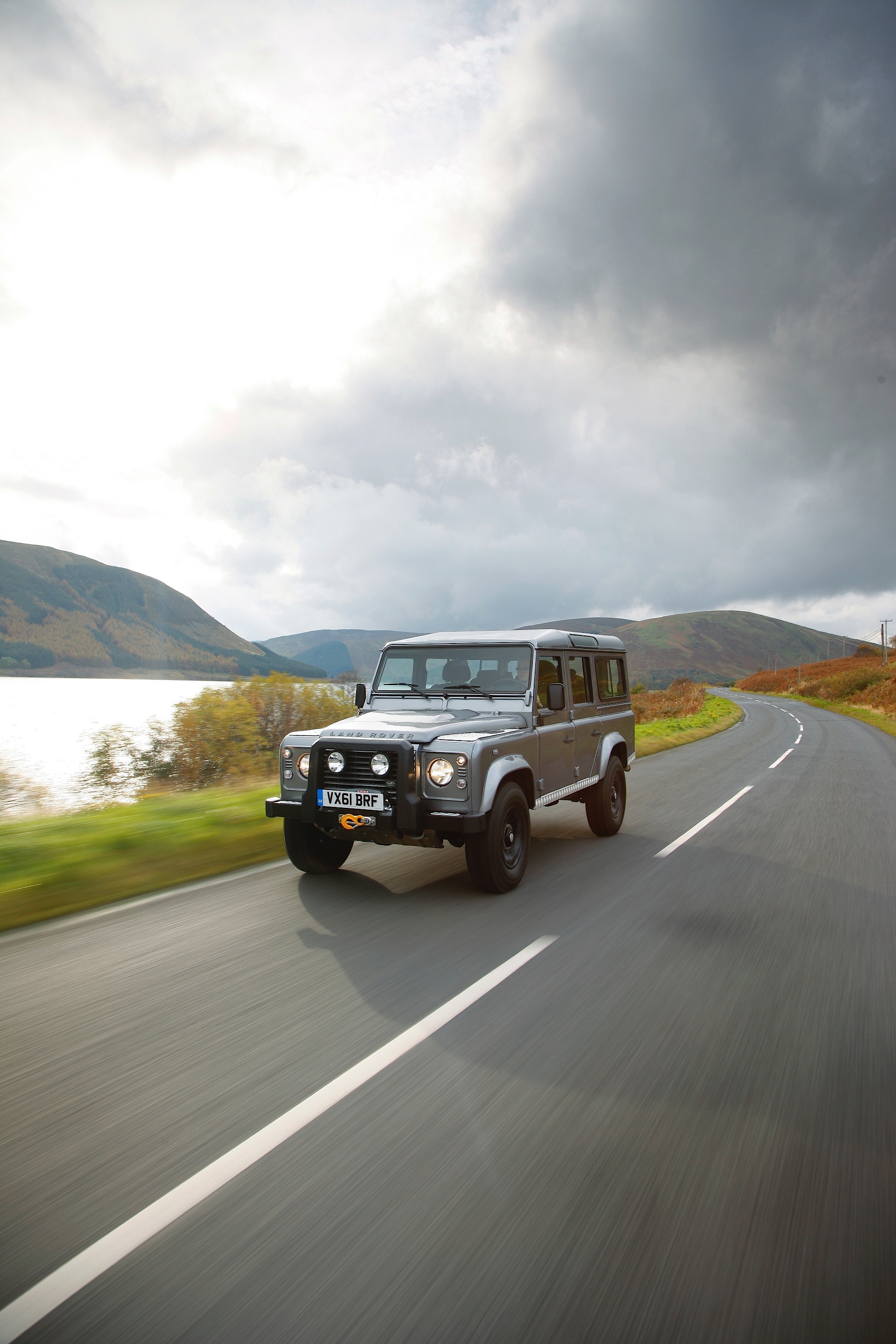 Land Rover Defender 110 photo 2
