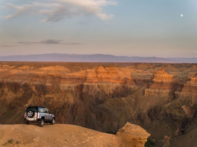 Land Rover Defender 110 Foto 10