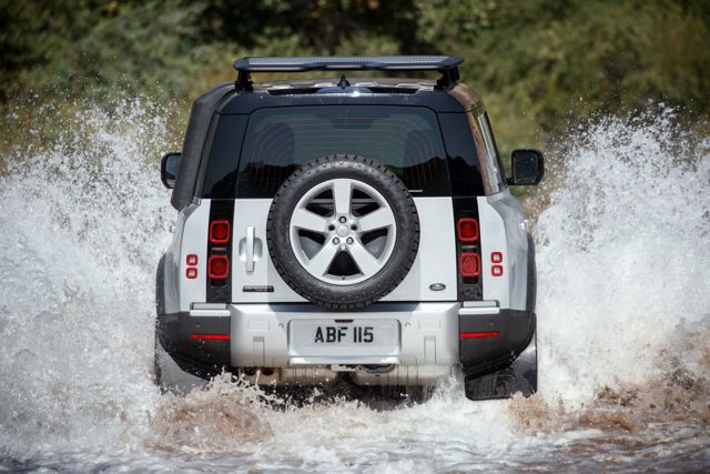 Land Rover Defender 110 Foto 16