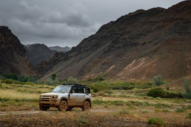 Land Rover Defender 110 Foto 28