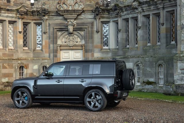 Land Rover Defender 110 Foto 42