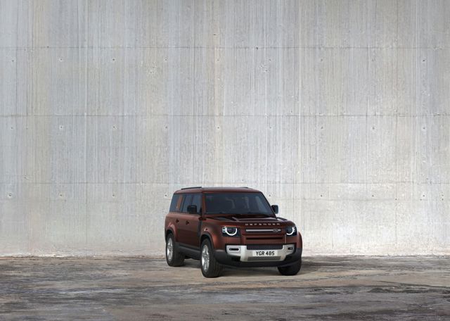 Land Rover Defender 130 photo 1
