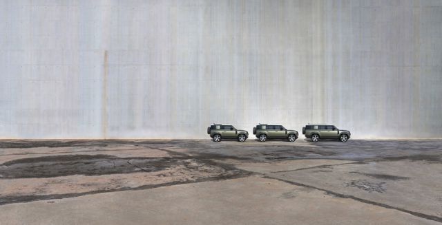 Land Rover Defender 130 photo 2