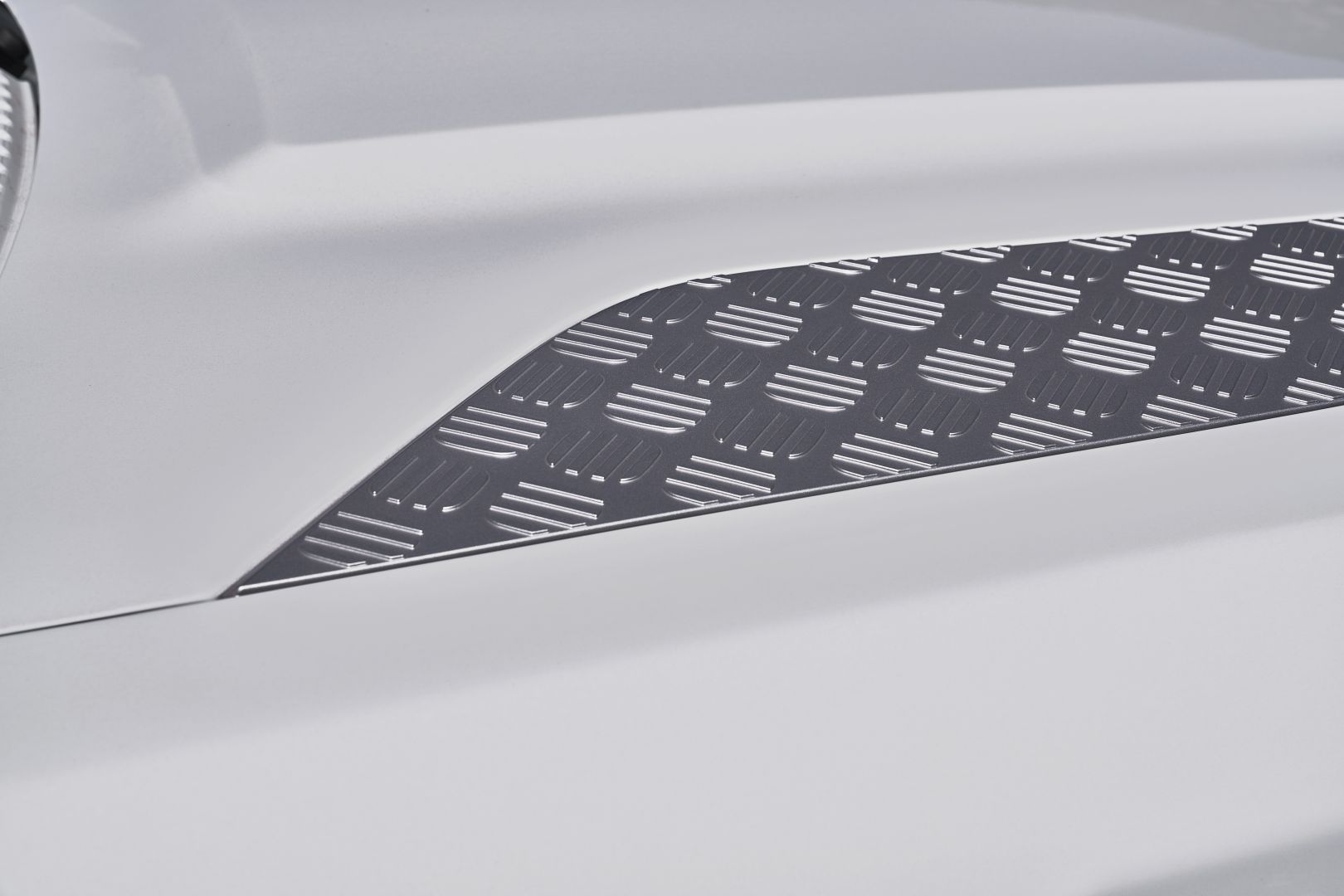 Land Rover Defender 130 photo 4