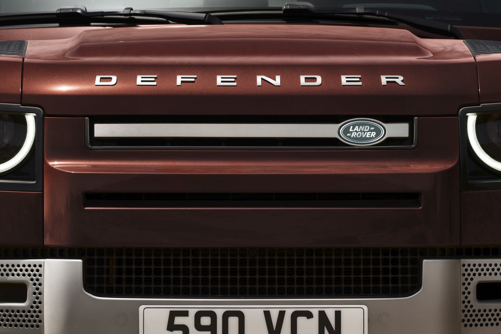 Land Rover Defender 130 photo 7
