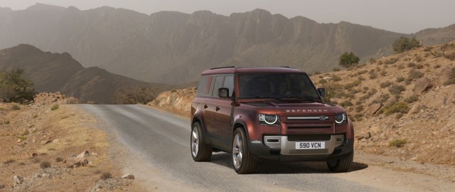 Land Rover Defender 130 photo 9
