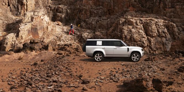 Land Rover Defender 130 photo 10