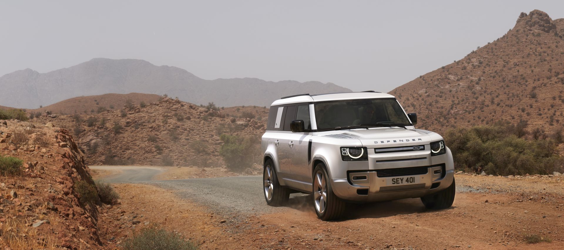 Land Rover Defender 130 photo 15