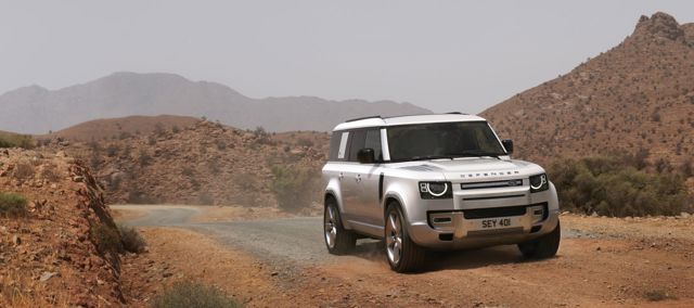 Land Rover Defender 130 photo 15