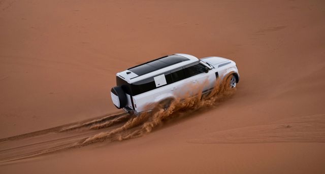 Land Rover Defender 130 photo 21