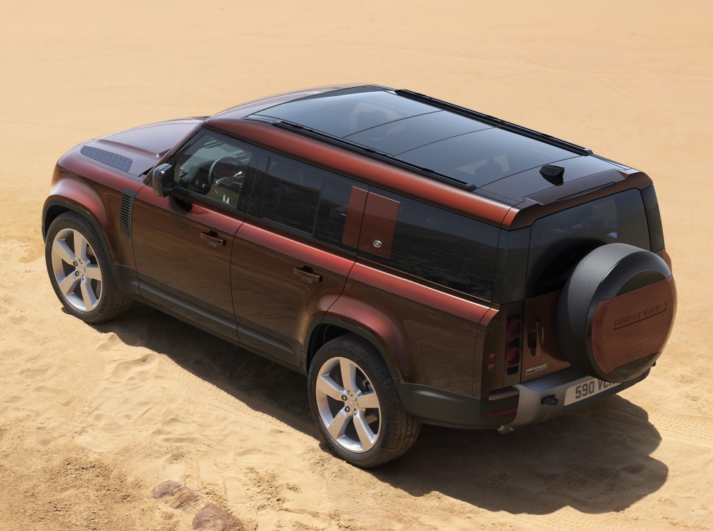 Land Rover Defender 130 photo 29